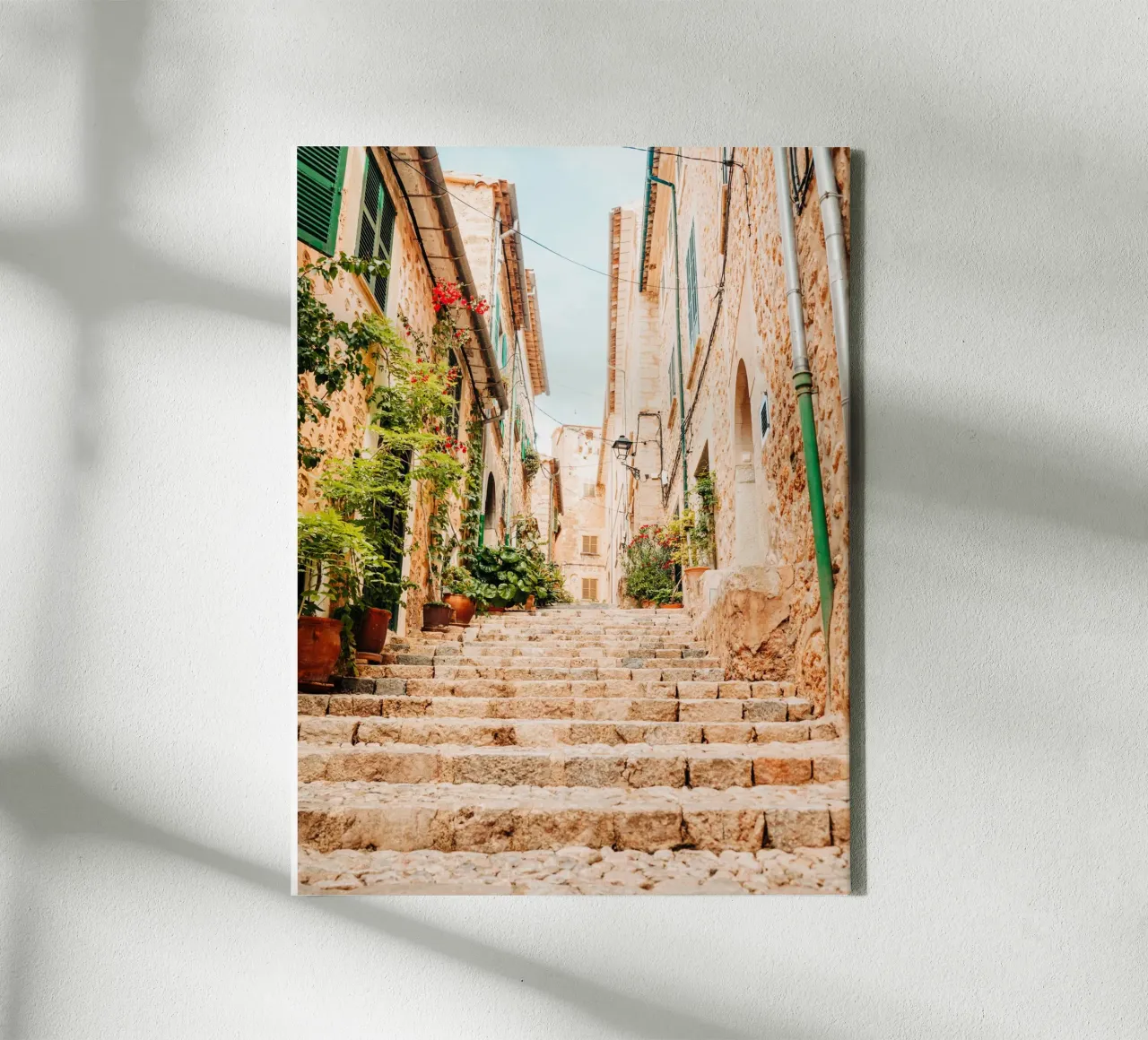 Maiorca - Scala in pietra con piante verdi a Fornalutx tela da Bold and Retro