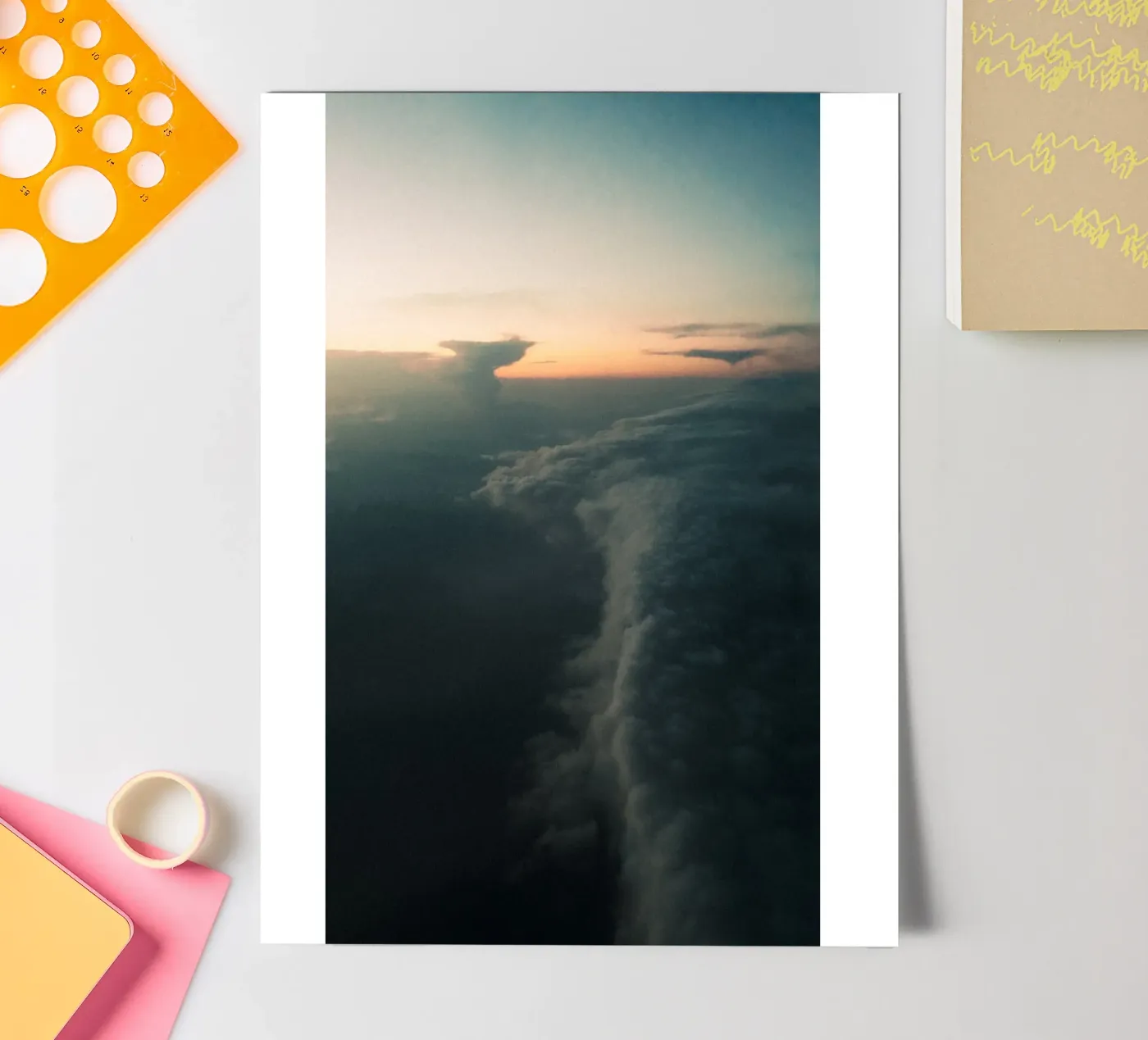 Dreamy Cloud stickervel van Sebastian Hilgetag