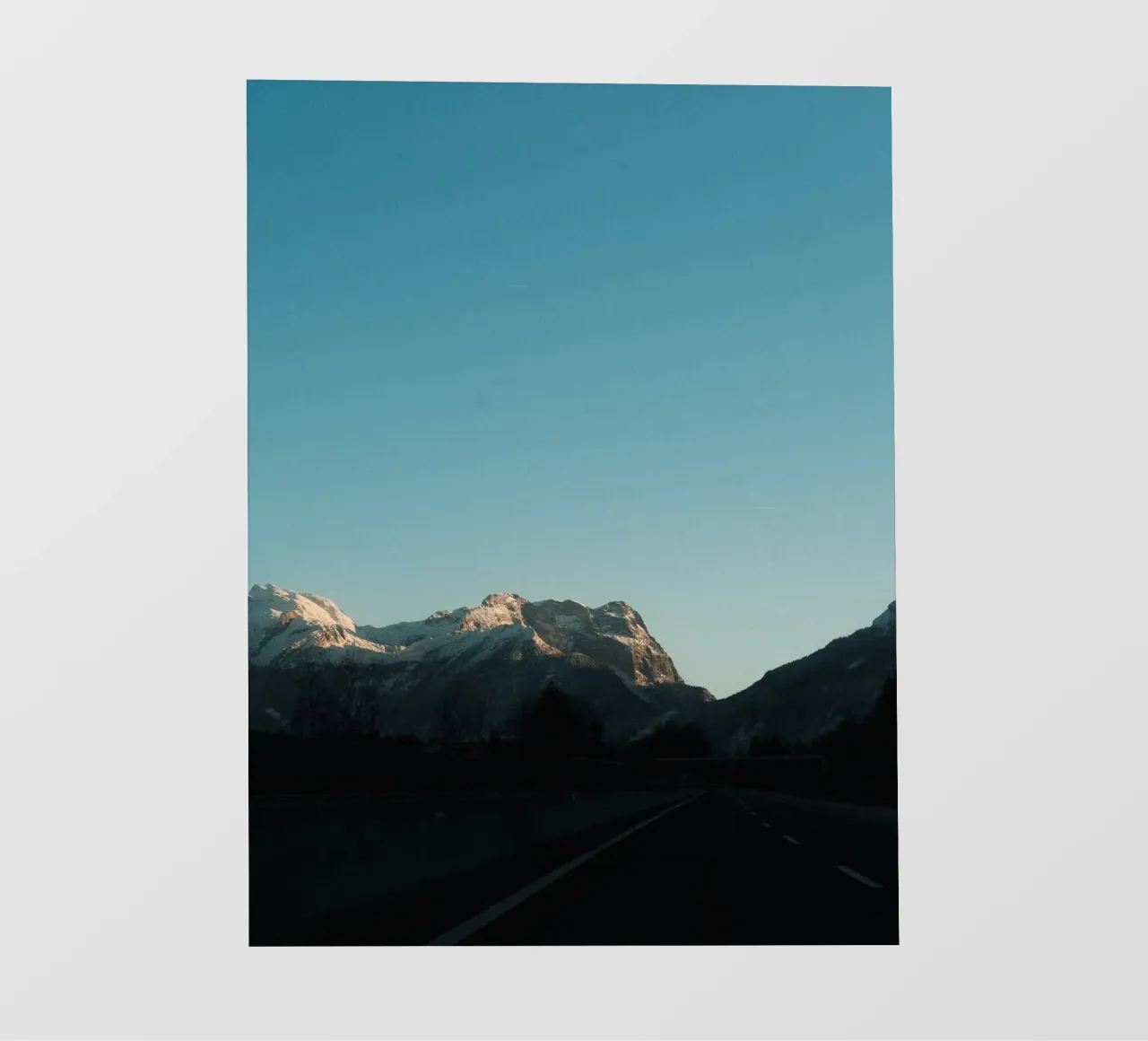 Road to the Alps telo in pvc da Sebastian Hilgetag