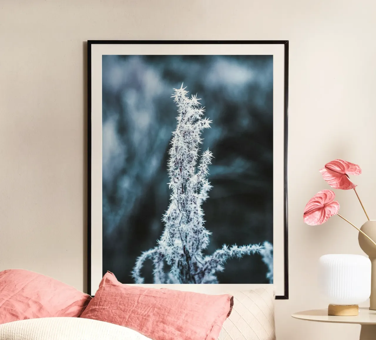 Gefrorene Pflanze – Winterliches Naturmotiv Hahnemühle von Whole©