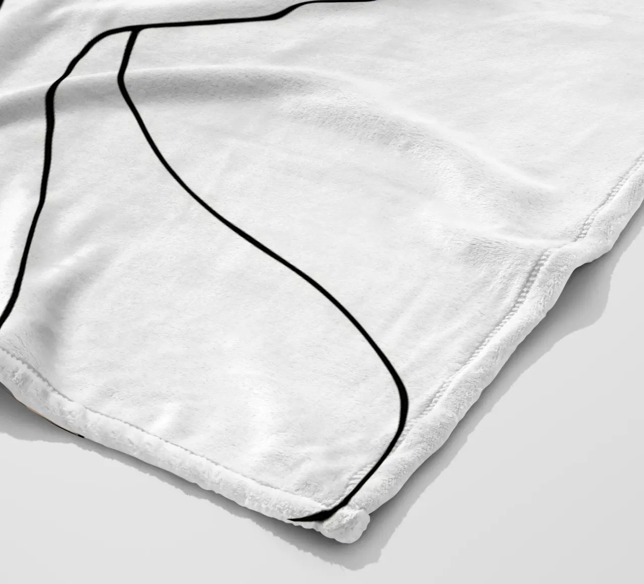 Serene face with closed eyes coperta in pile da LisaArtes