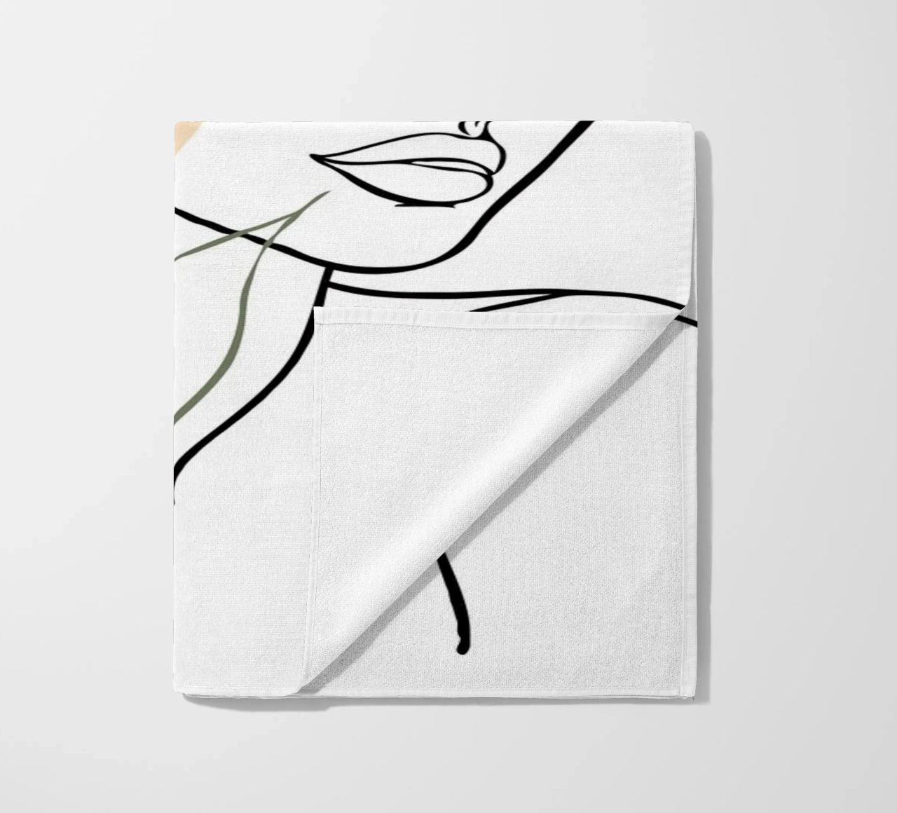 Serene face intertwined with a large orange flower telo mare da LisaArtes