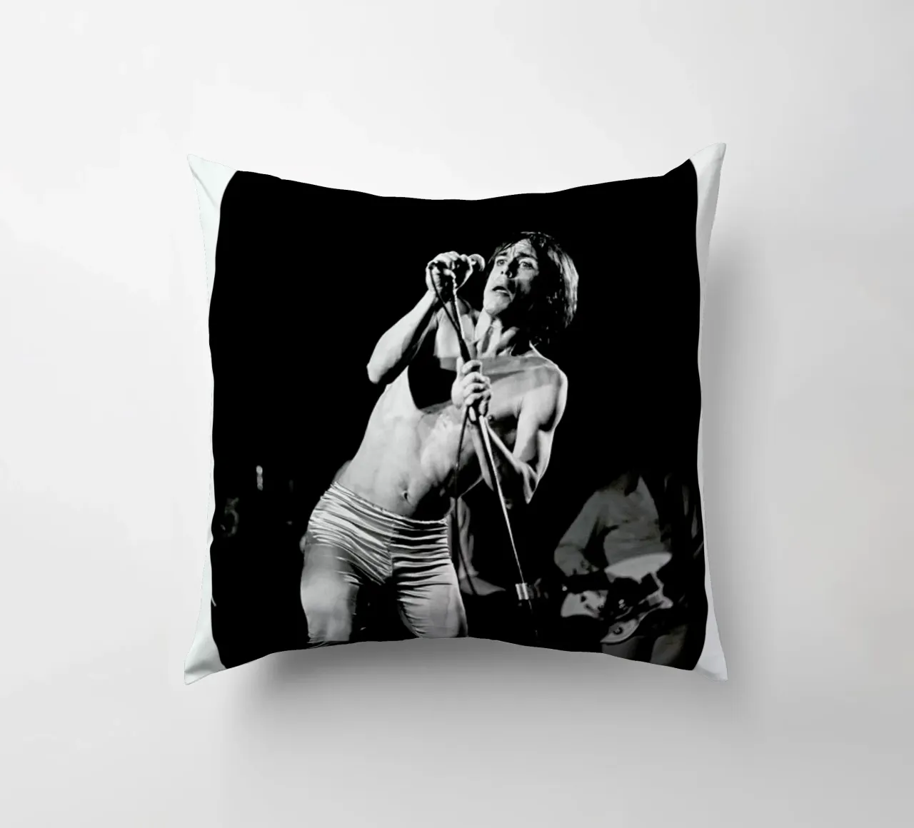 Iggy Pop cuscino da Gallery Print and Art Limited