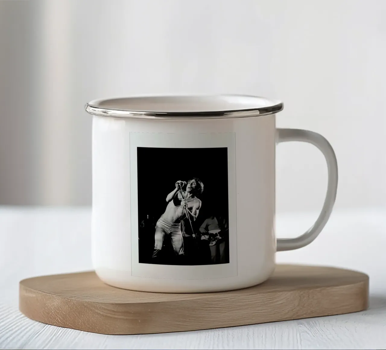 Iggy Pop tazza in smalto da Gallery Print and Art Limited