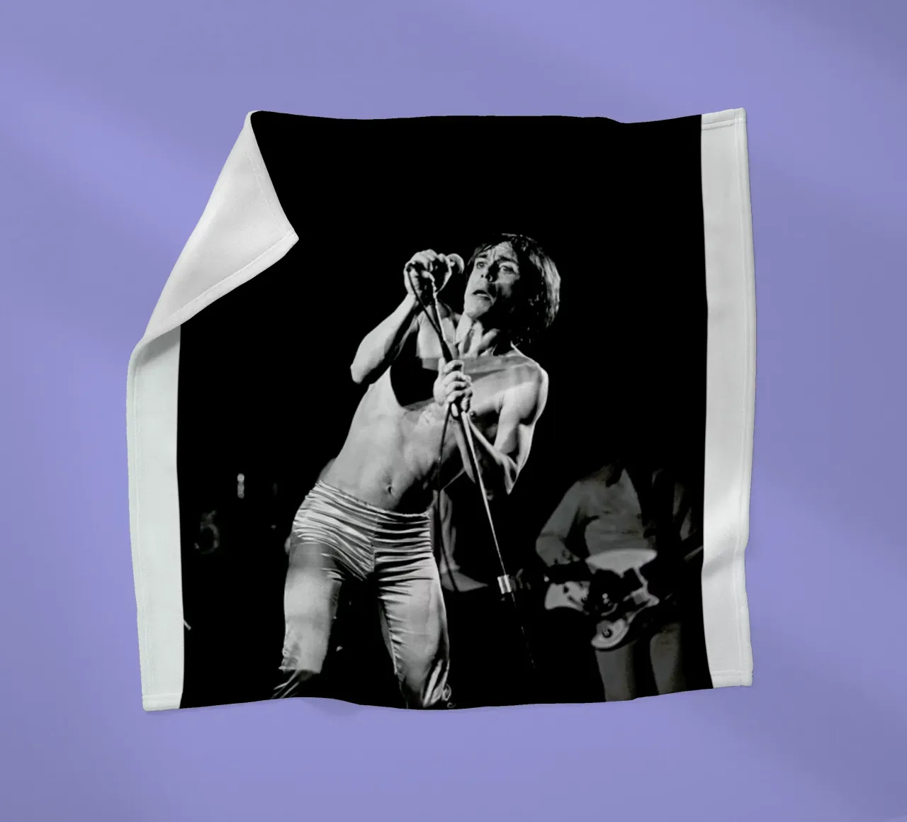 Iggy Pop coperta in pile da Gallery Print and Art Limited