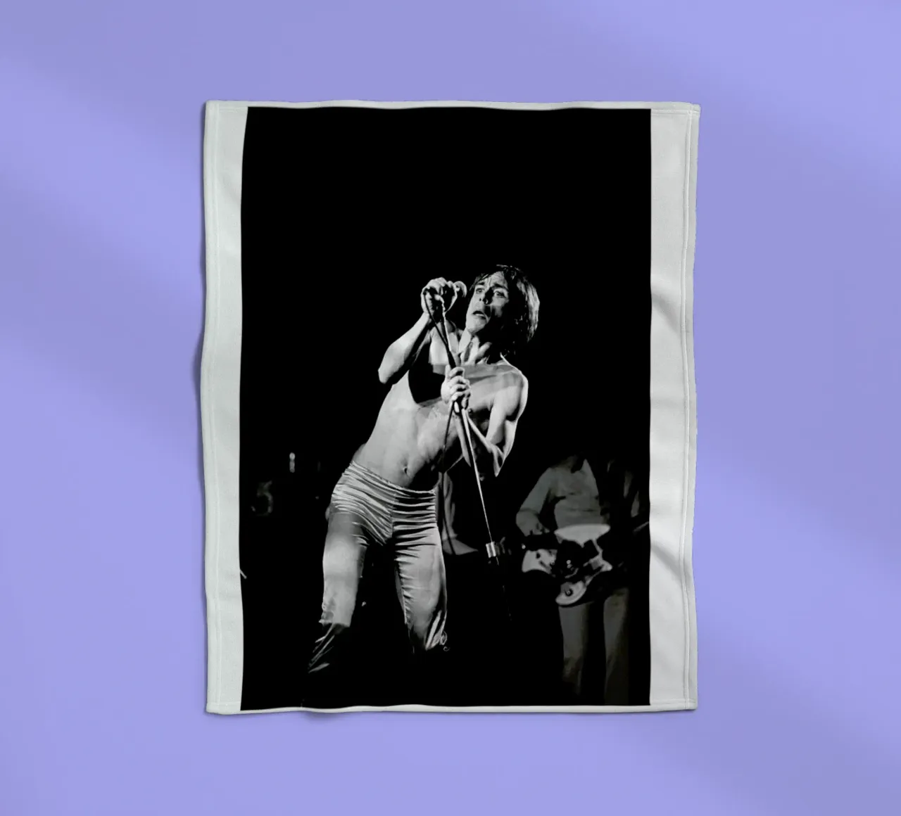 Iggy Pop coperta in pile da Gallery Print and Art Limited