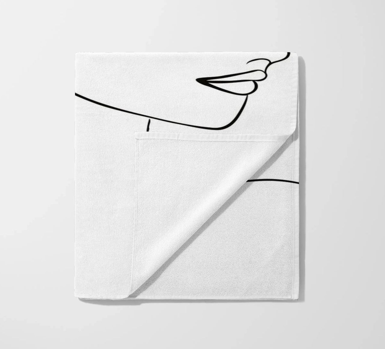 Woman's profile with a serene expression serviette de plage de LisaArtes