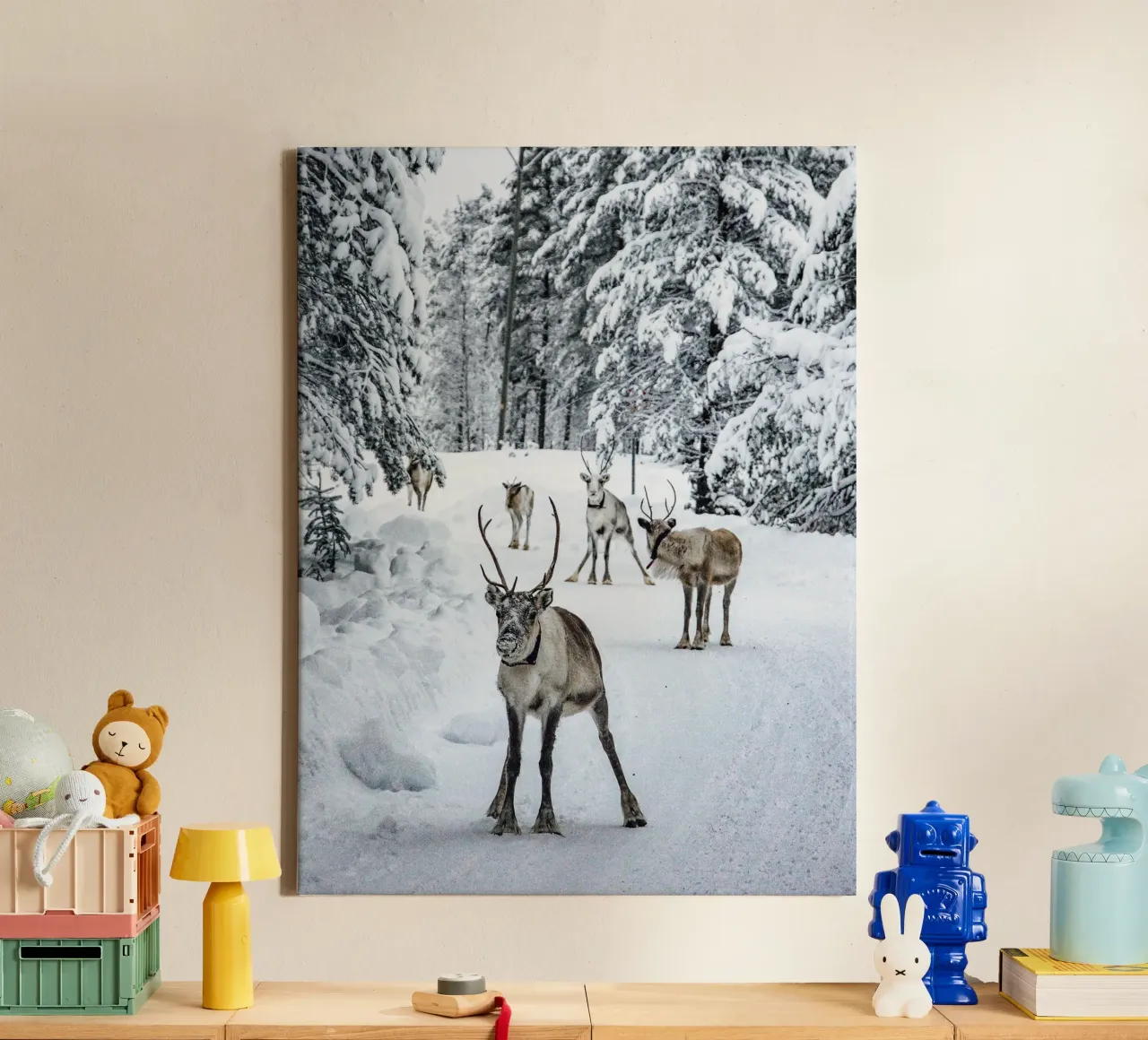 Rendieren in de sneeuw - Winter dierenmotief canvas met Baklijst van Whole©
