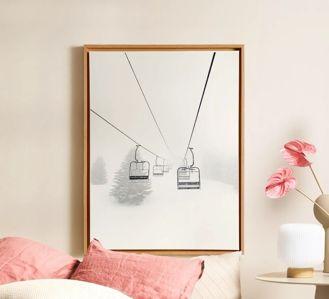 Skilift in de winter - Minimalistisch sneeuwmotief canvas met Baklijst van Whole©