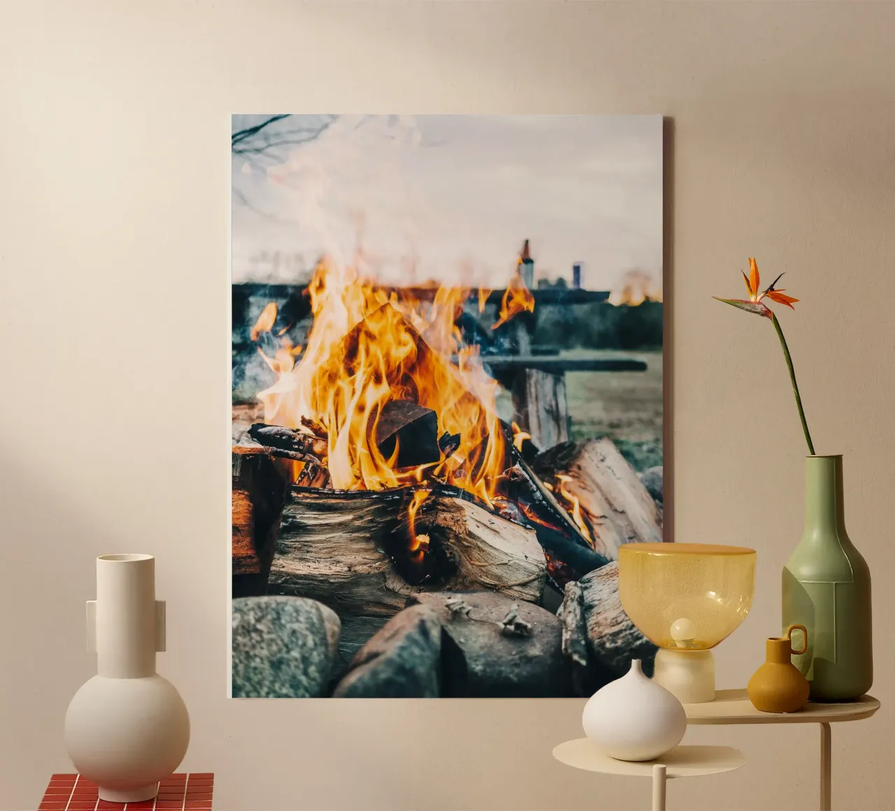 Kampvuur in de openlucht - Rustiek natuurmotief canvas met Baklijst van Whole©