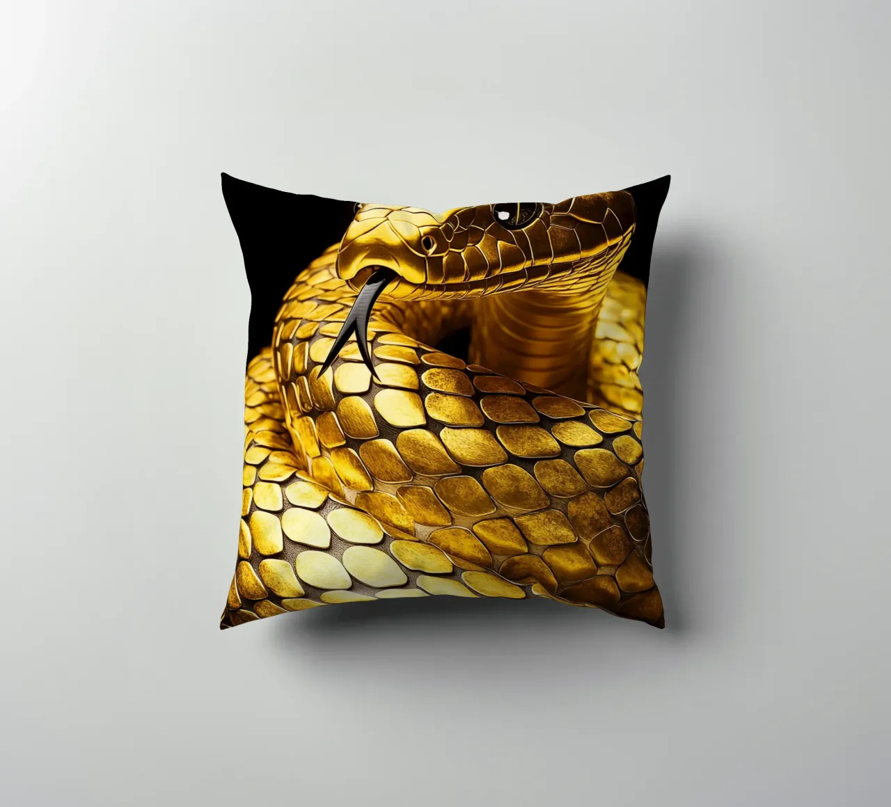 Serpente d'oro con lingua biforcuta cuscino da Autofocus