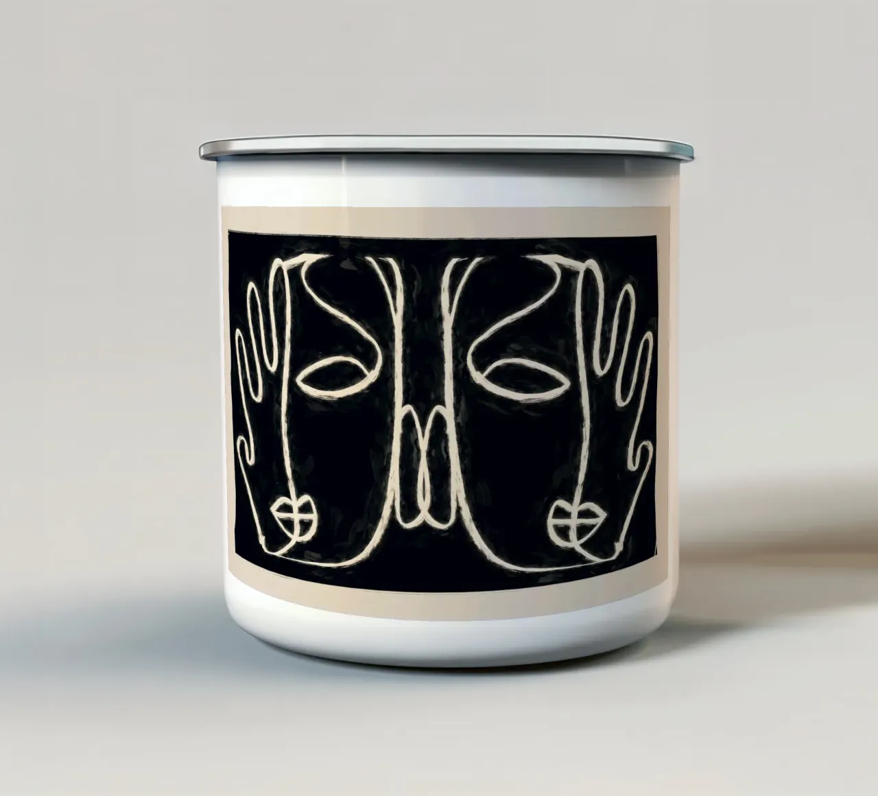 Due volti tazza in smalto da ThingDesign