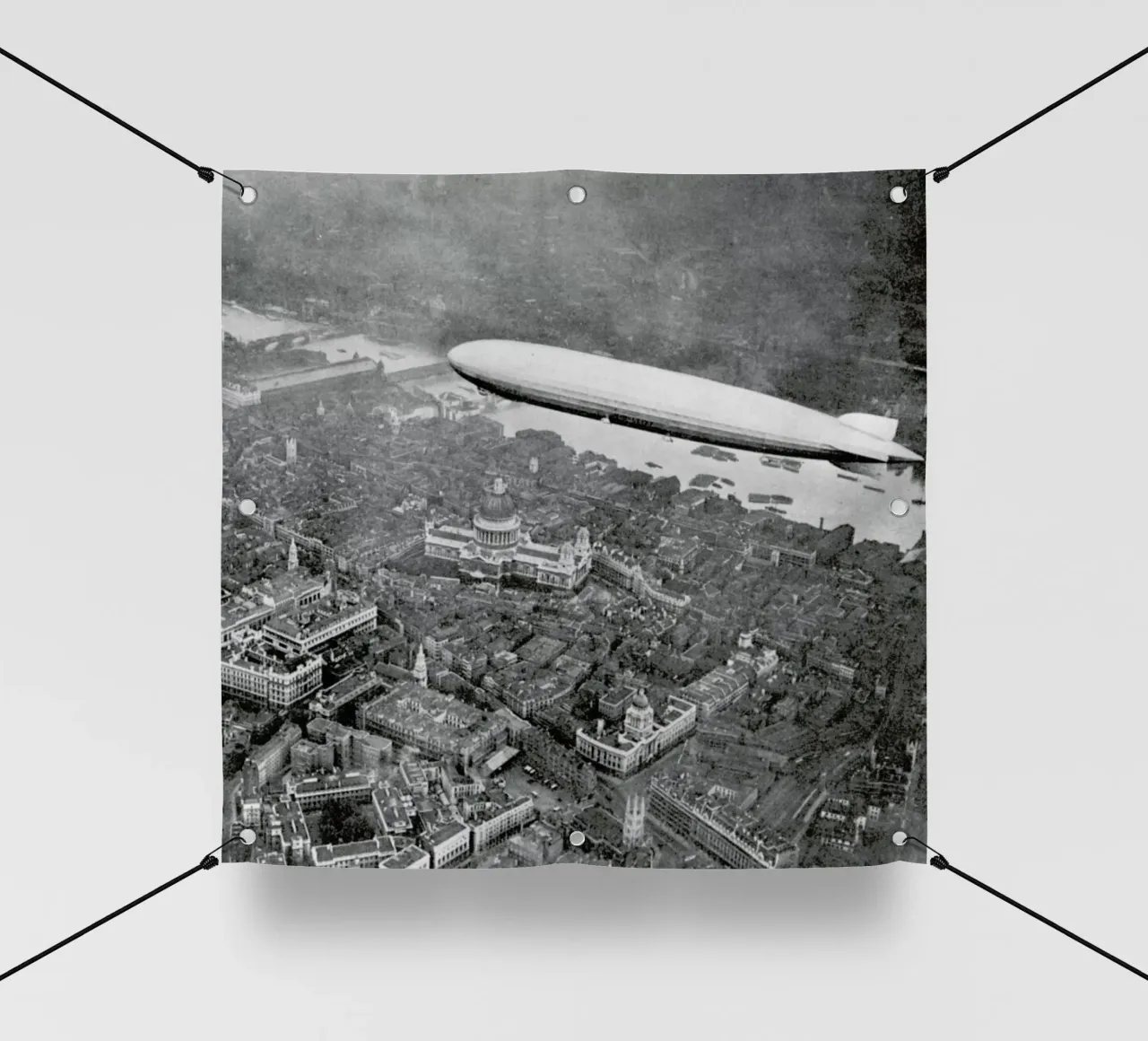The airship Graf Zeppelin over London, 1931 telo in pvc da Gallery Print and Art Limited