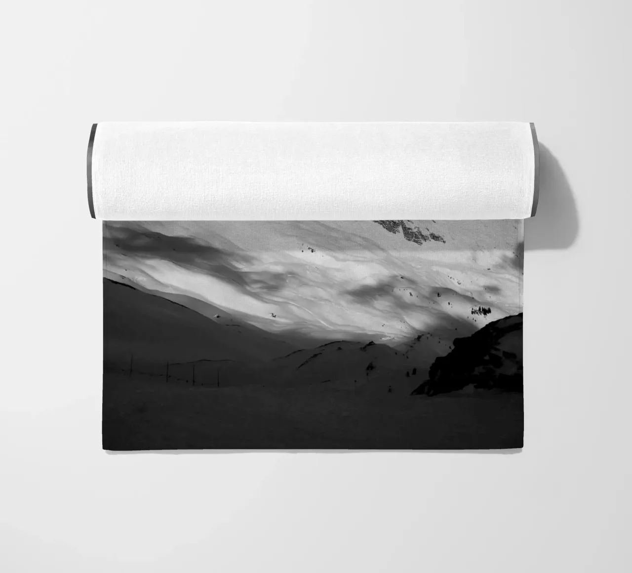 Black and White Alps telo mare da Sebastian Hilgetag