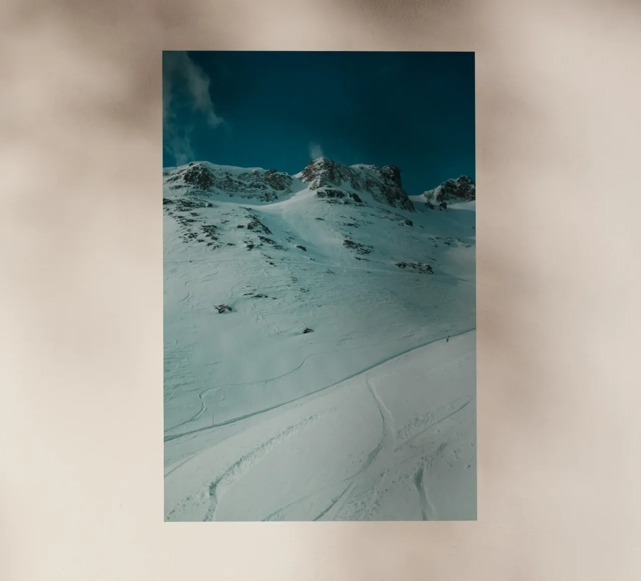 Clouds and Snow pellicola backlit da Sebastian Hilgetag