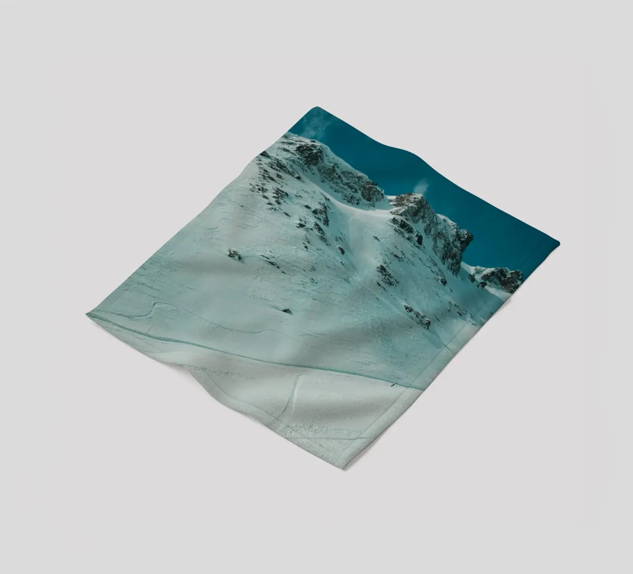 Clouds and Snow coperta in pile da Sebastian Hilgetag