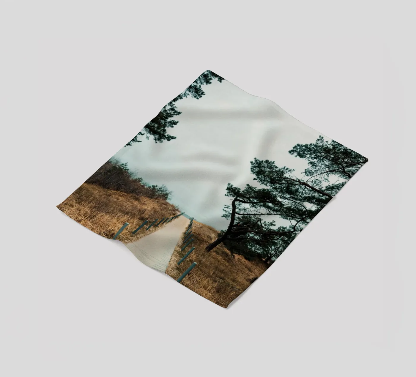 Secluded Beach Path 02 Fleecedecke von Sebastian Hilgetag