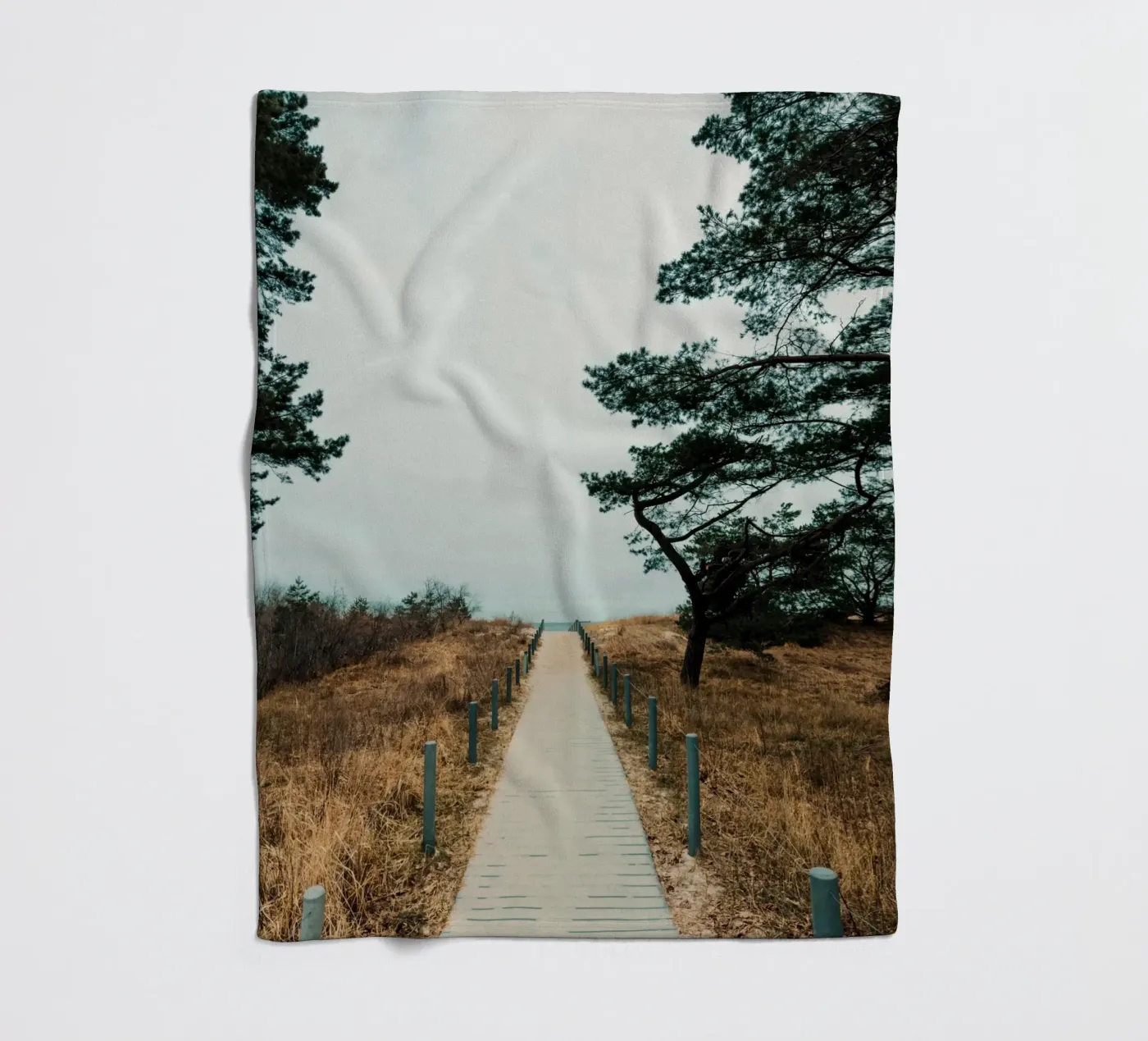 Secluded Beach Path 02 Fleecedecke von Sebastian Hilgetag