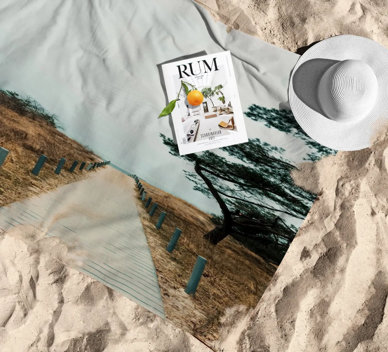 Secluded Beach Path 02 Strandtuch von Sebastian Hilgetag