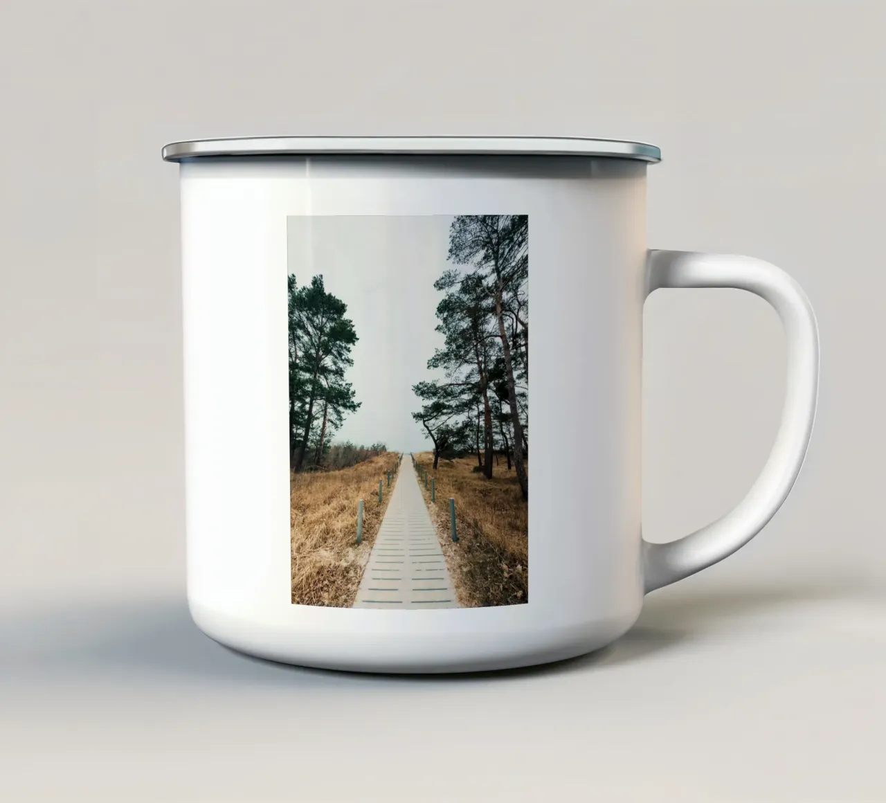Secluded Beach Path tazza in smalto da Sebastian Hilgetag