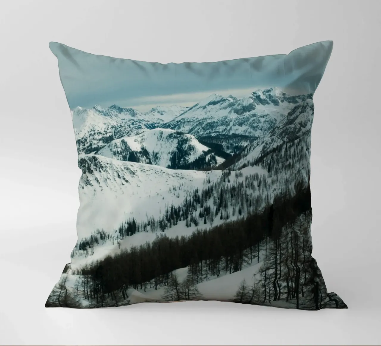 Snowy Alps cuscino da Sebastian Hilgetag