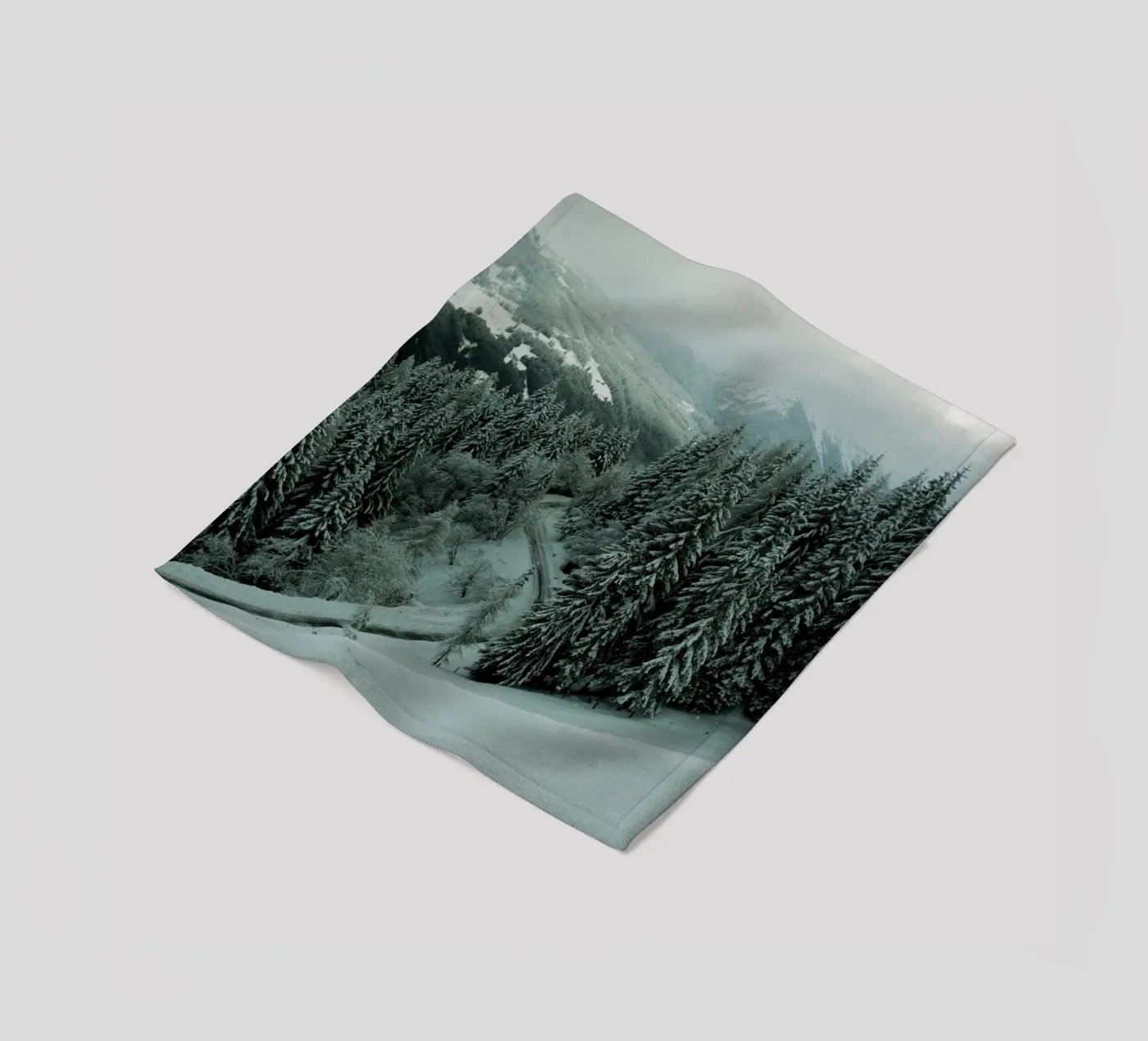 The Path through Winter Fleecedecke von Sebastian Hilgetag