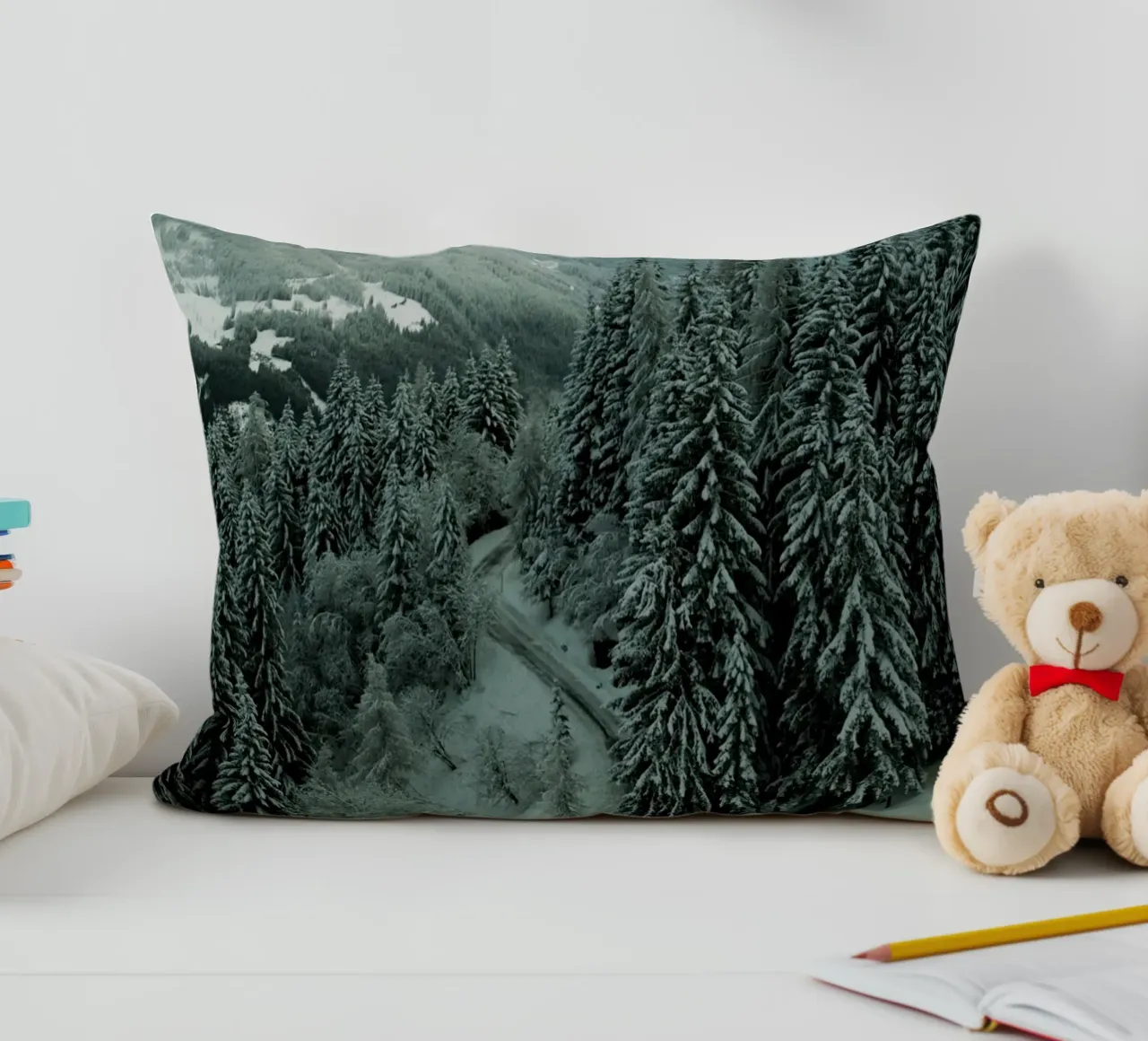 The Path through Winter cuscino da Sebastian Hilgetag