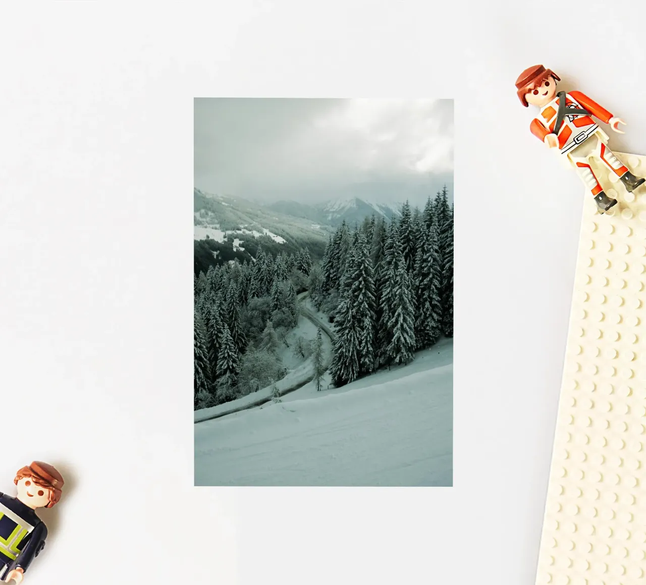 The Path through Winter adesivo da Sebastian Hilgetag