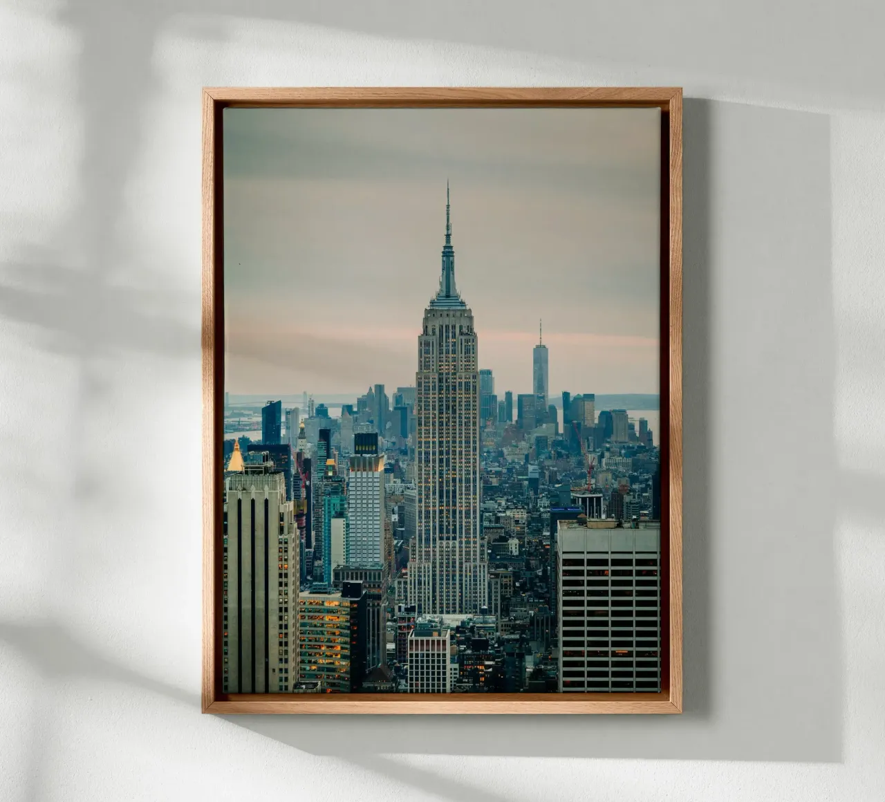 New York City - Empire State Building, Blick über Manhattan canvas met Baklijst van Bold and Retro