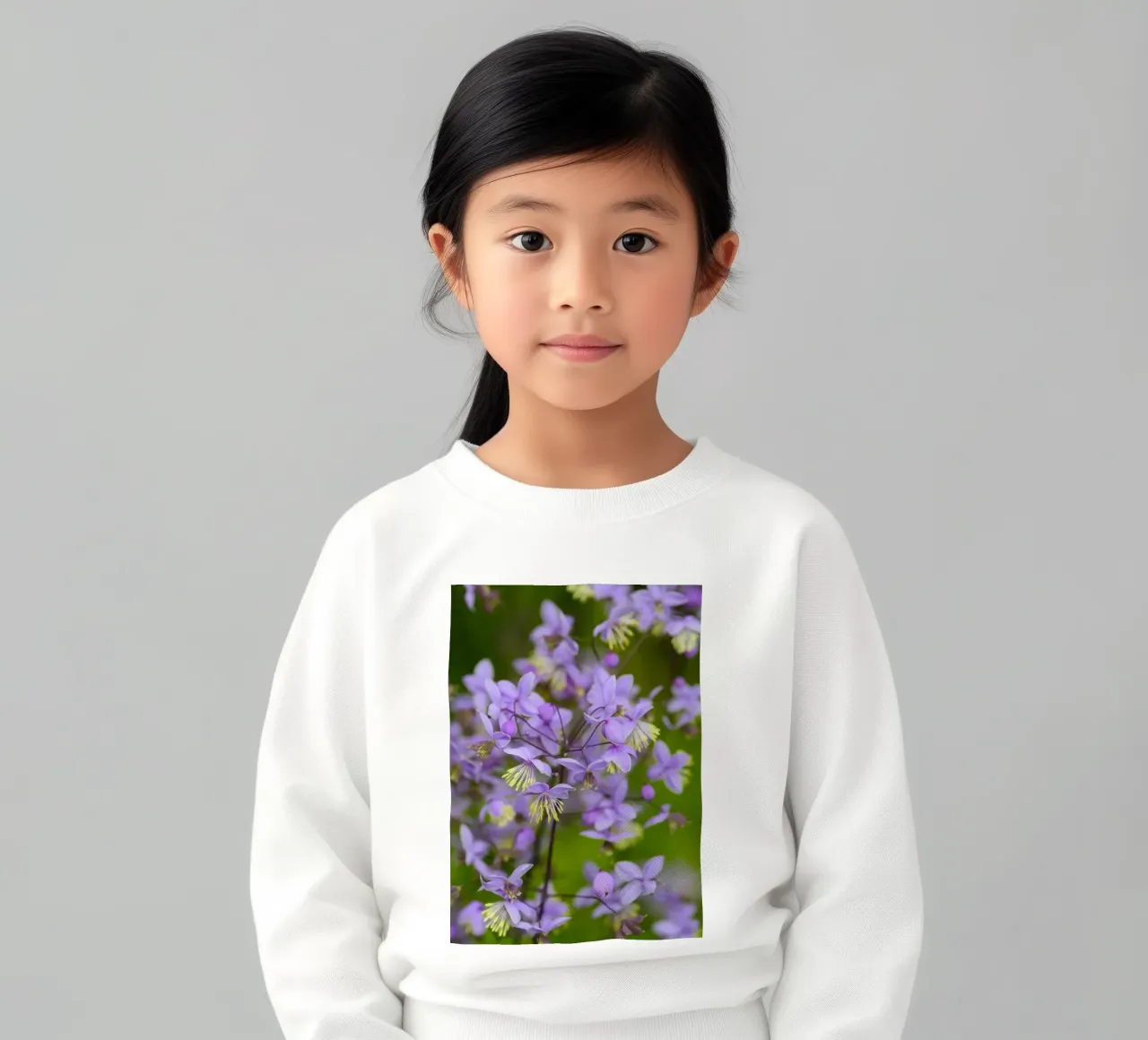 Incantevoli fiori viola selvatici felpa bambino da Curious Collections by Marielle Leenders