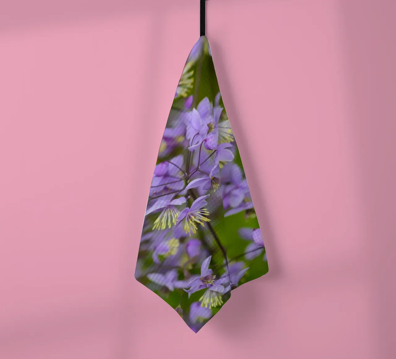 Incantevoli fiori viola selvatici canovaccio da cucina da Curious Collections by Marielle Leenders