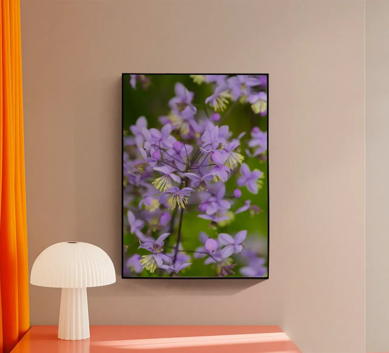 Incantevoli fiori viola selvatici plexiglass da Curious Collections by Marielle Leenders
