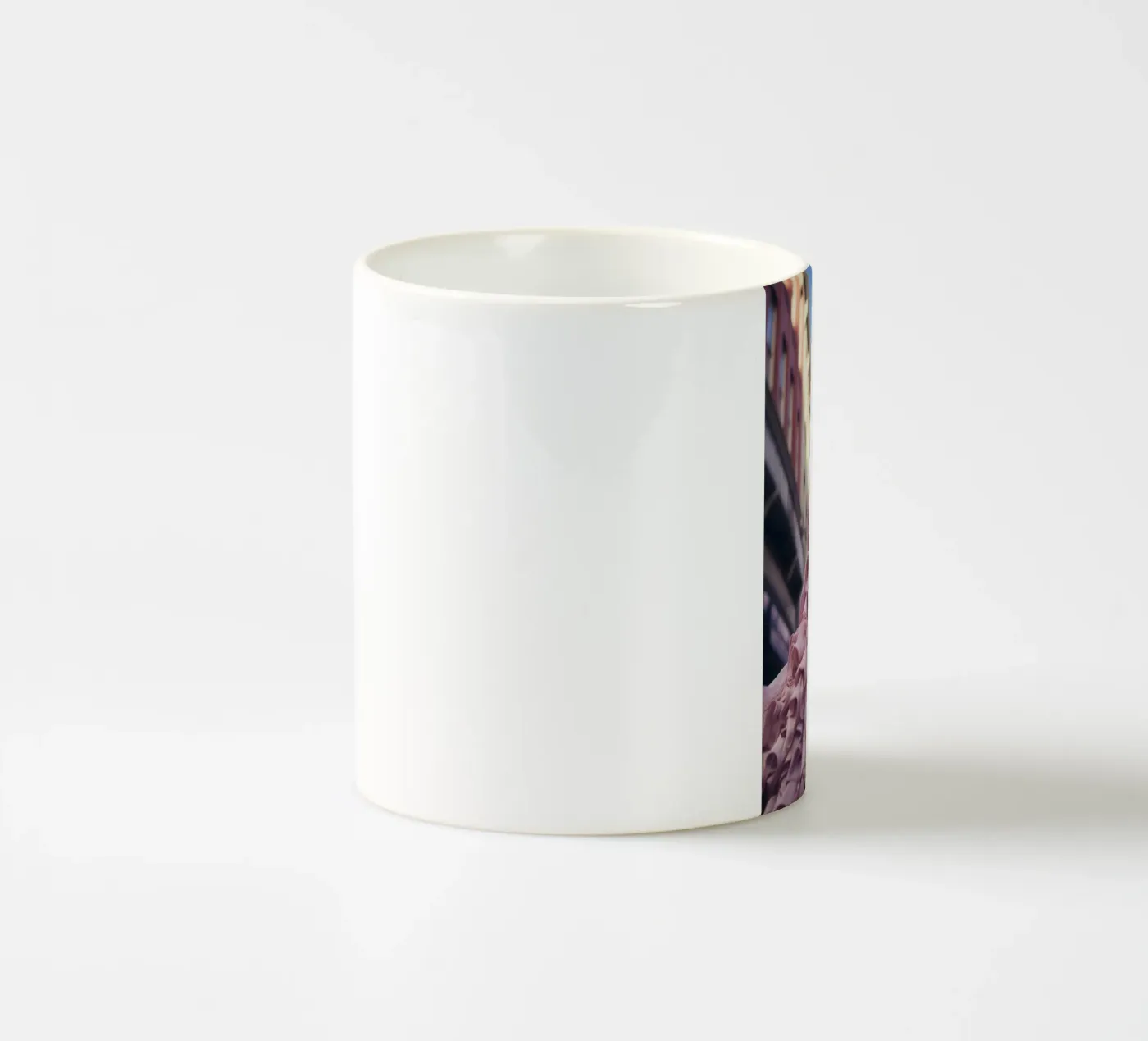 Violette Keramik Tasse von Affiches Chien Originales – Dogland