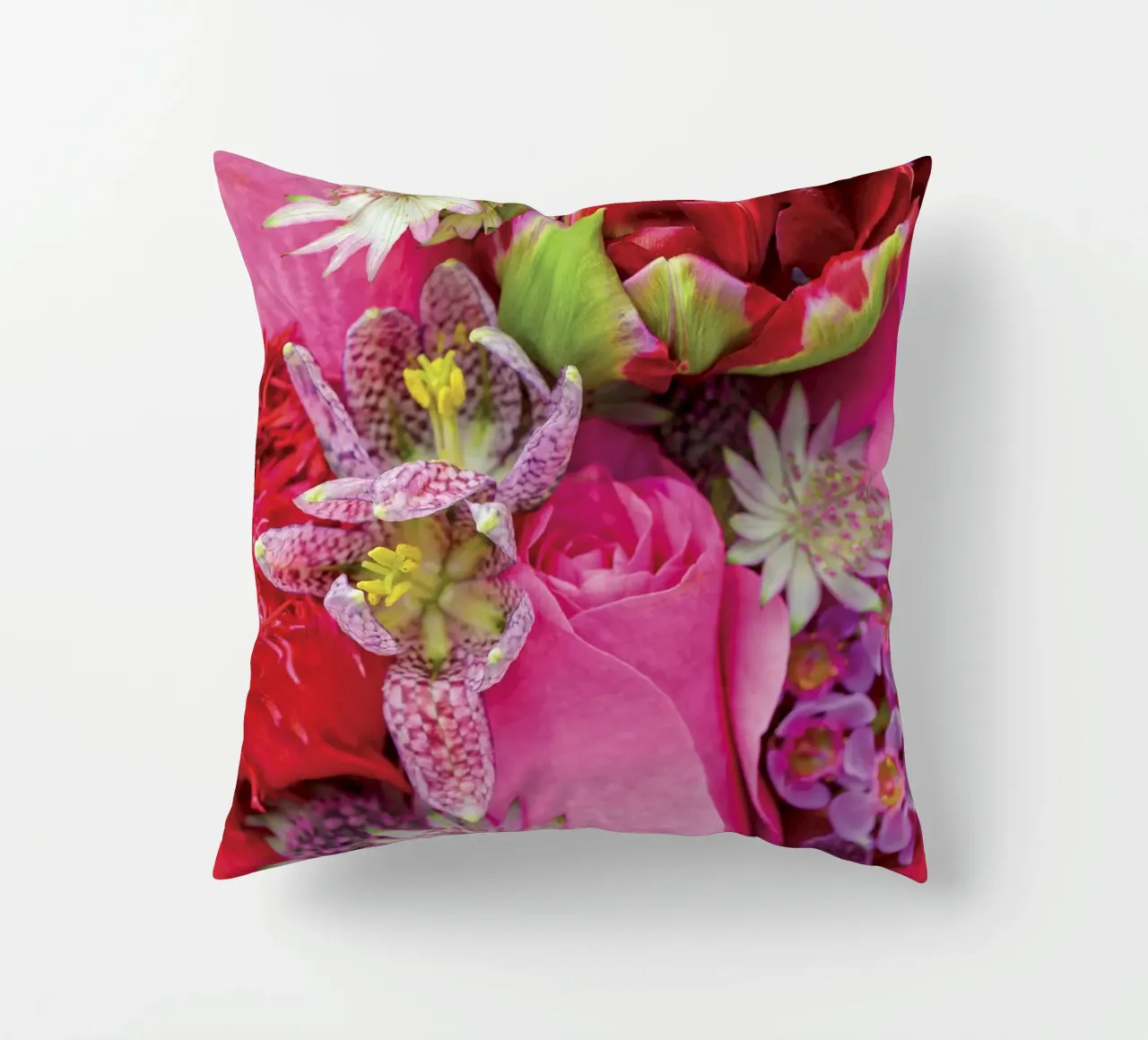 Incantevole composizione floreale cuscino da Curious Collections by Marielle Leenders