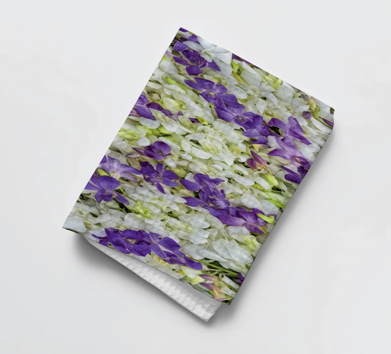 Un tocco di eleganza: Letto di orchidee bianche e viola canovaccio da cucina da Curious Collections by Marielle Leenders