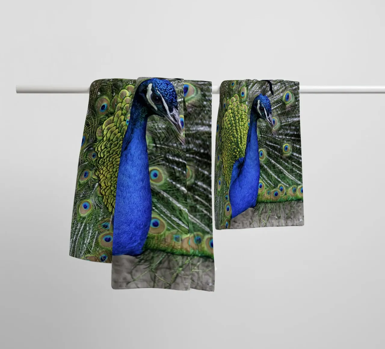 Impressive Peacock – Nature's Majestic Beauty towel by Curious Collections by Marielle Leenders