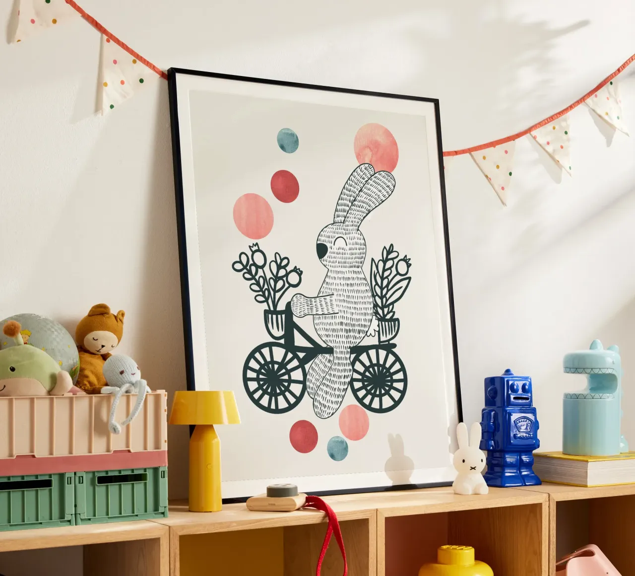 Kleiner Hase fährt Fahrrad poster con telaio in legno da BAINAI KIDS