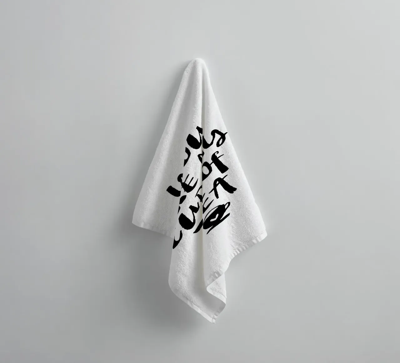 You Are My Cup Of Tea Design tipografico in bianco e nero asciugamano da bagno da THE MOTIVATED TYPE