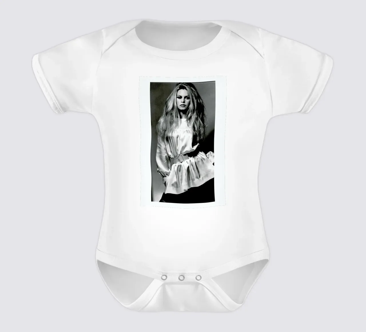 Brigitte Bardot II body neonato maniche corte da Gallery Print and Art Limited