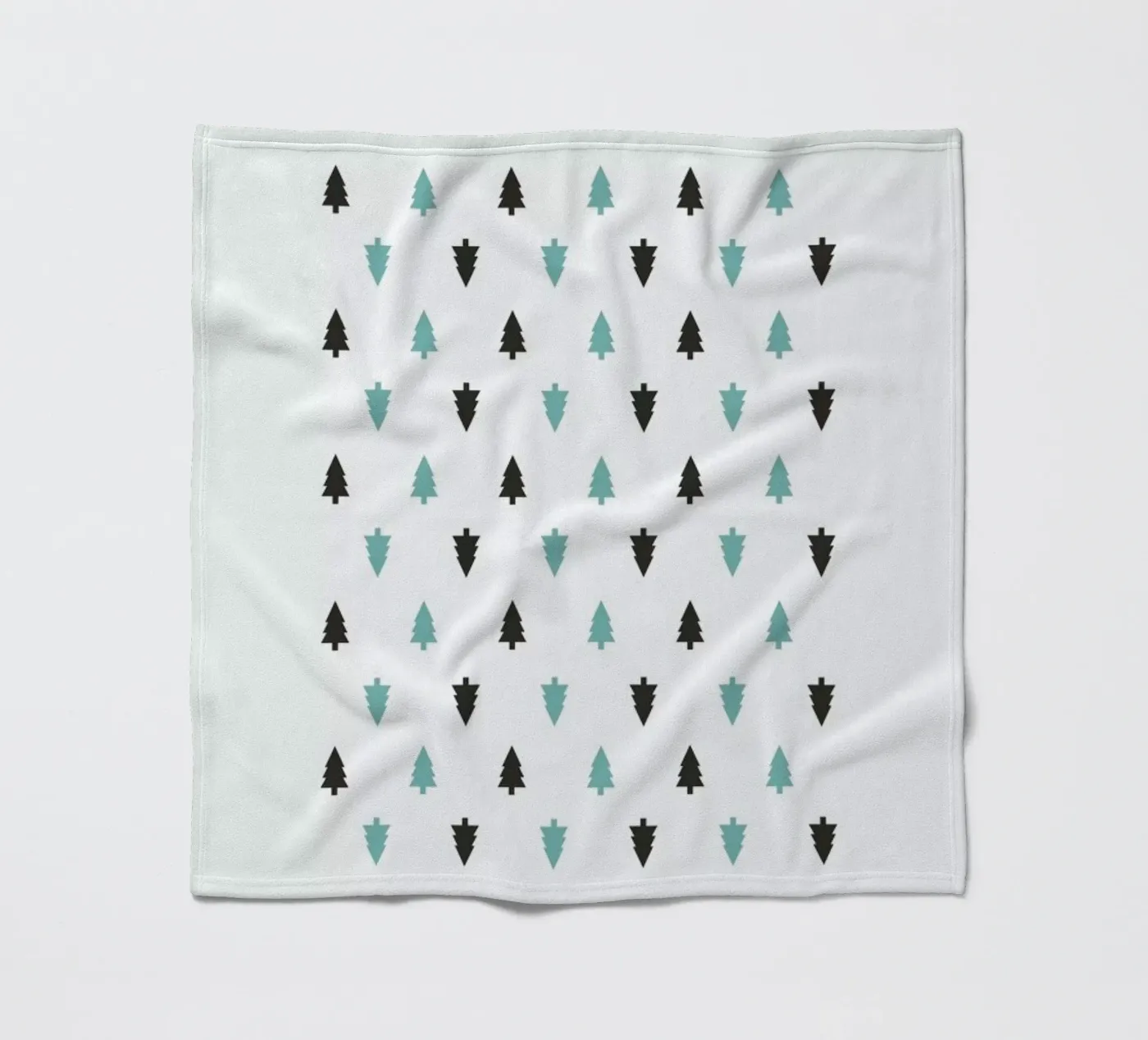 Nordic Trees Fleecedecke von Studio One