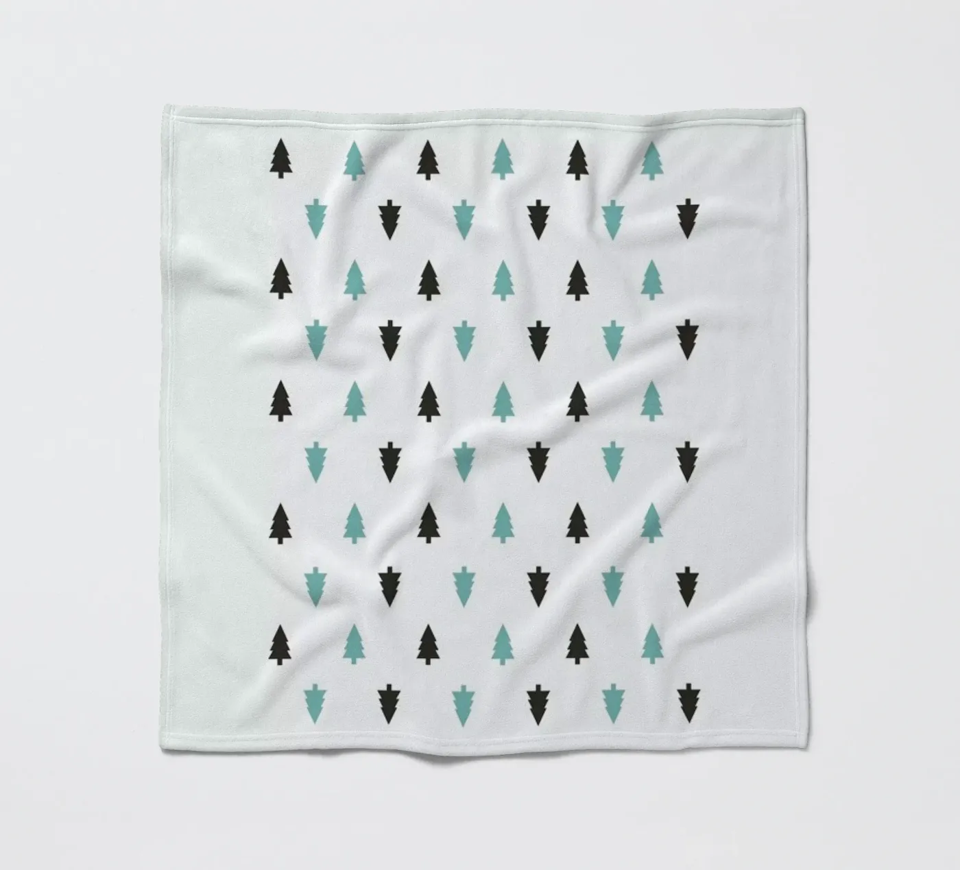 Nordic Trees Fleecedecke von Studio One
