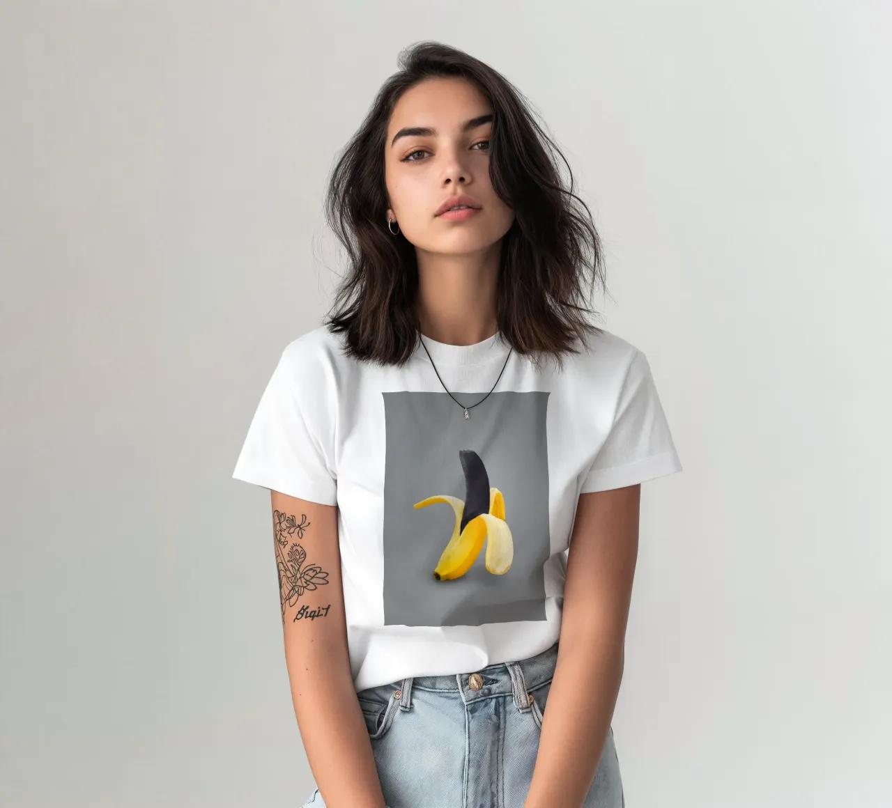 Banana nera sbucciata t-shirt da arizrab