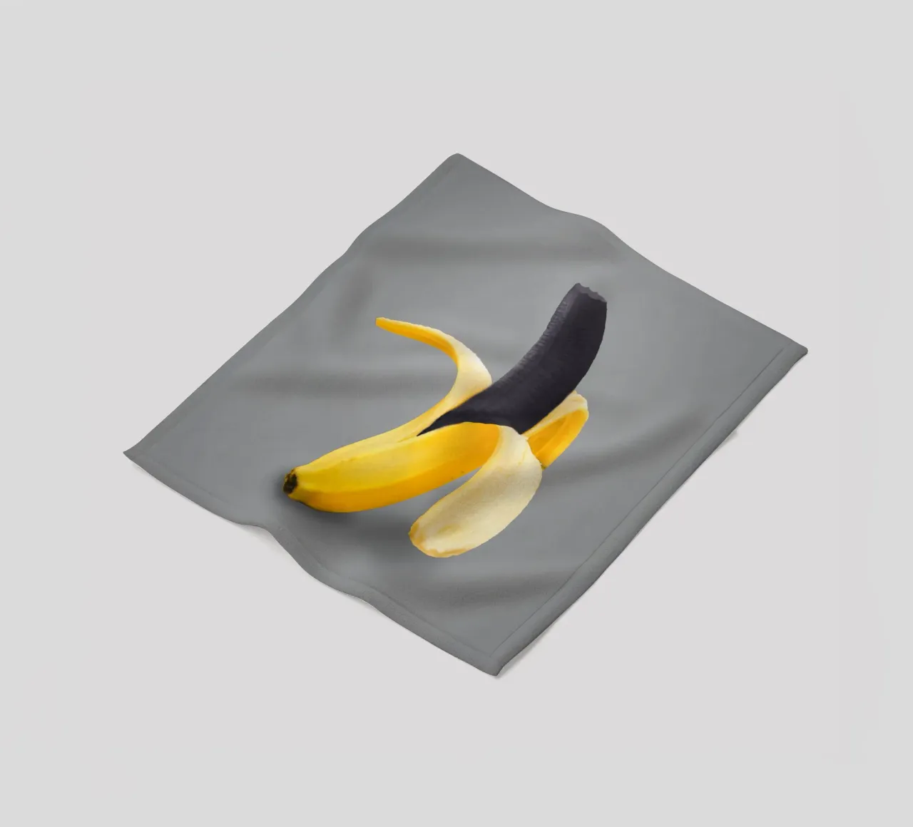 Banana nera sbucciata coperta in pile da arizrab
