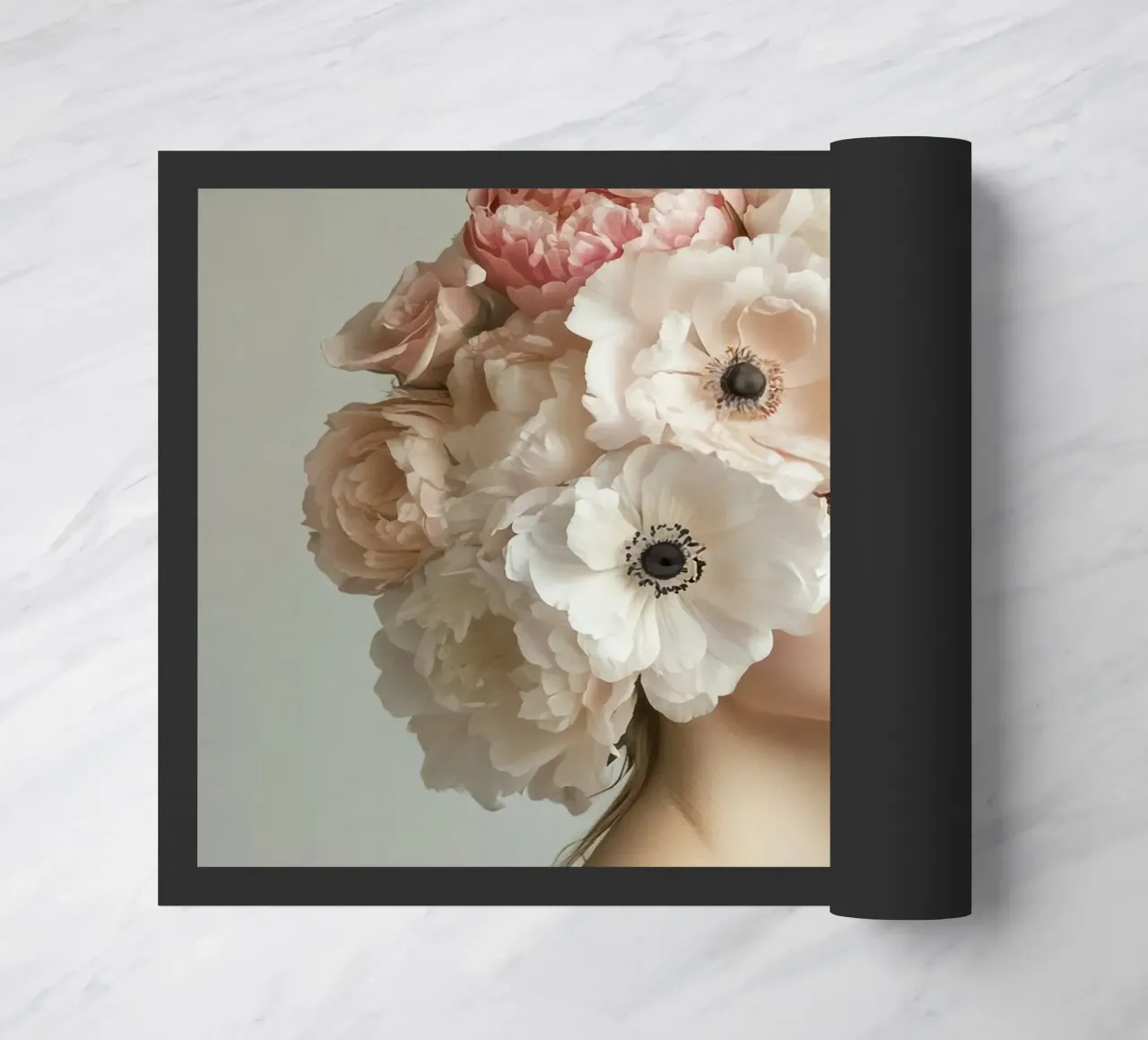 Giovane ragazza con fiori sulla testa zerbino da Modern Muse