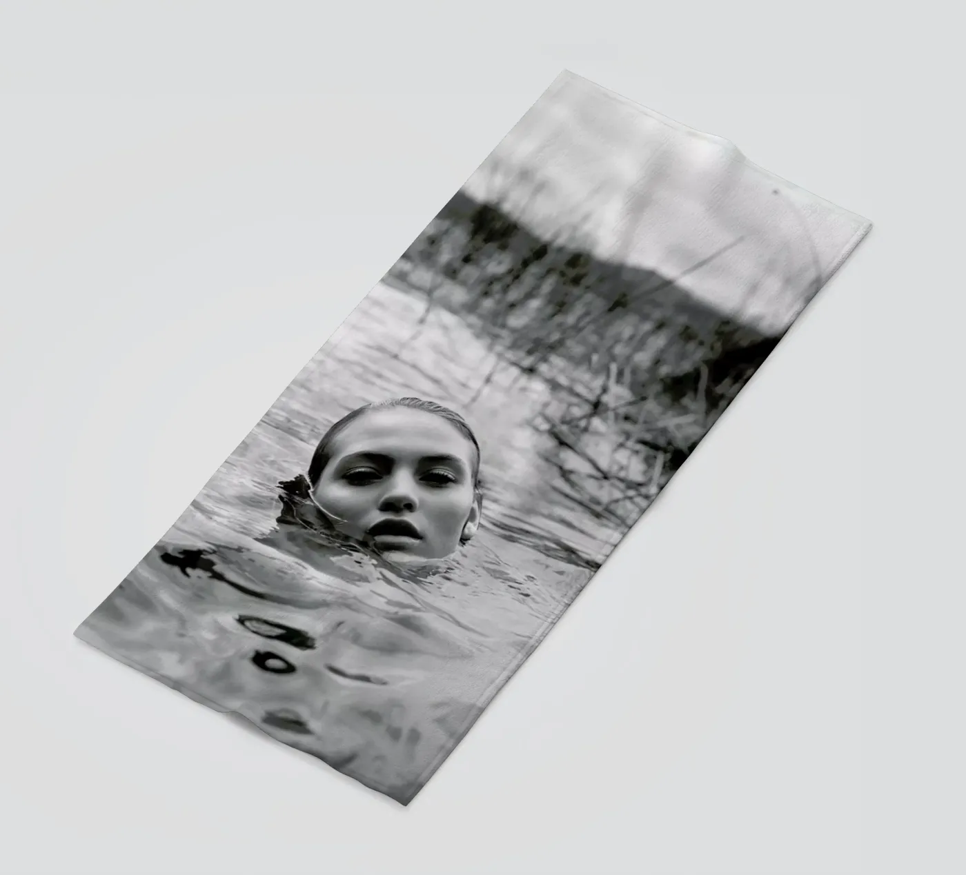 Drowning No.I telo mare da Laura Palm