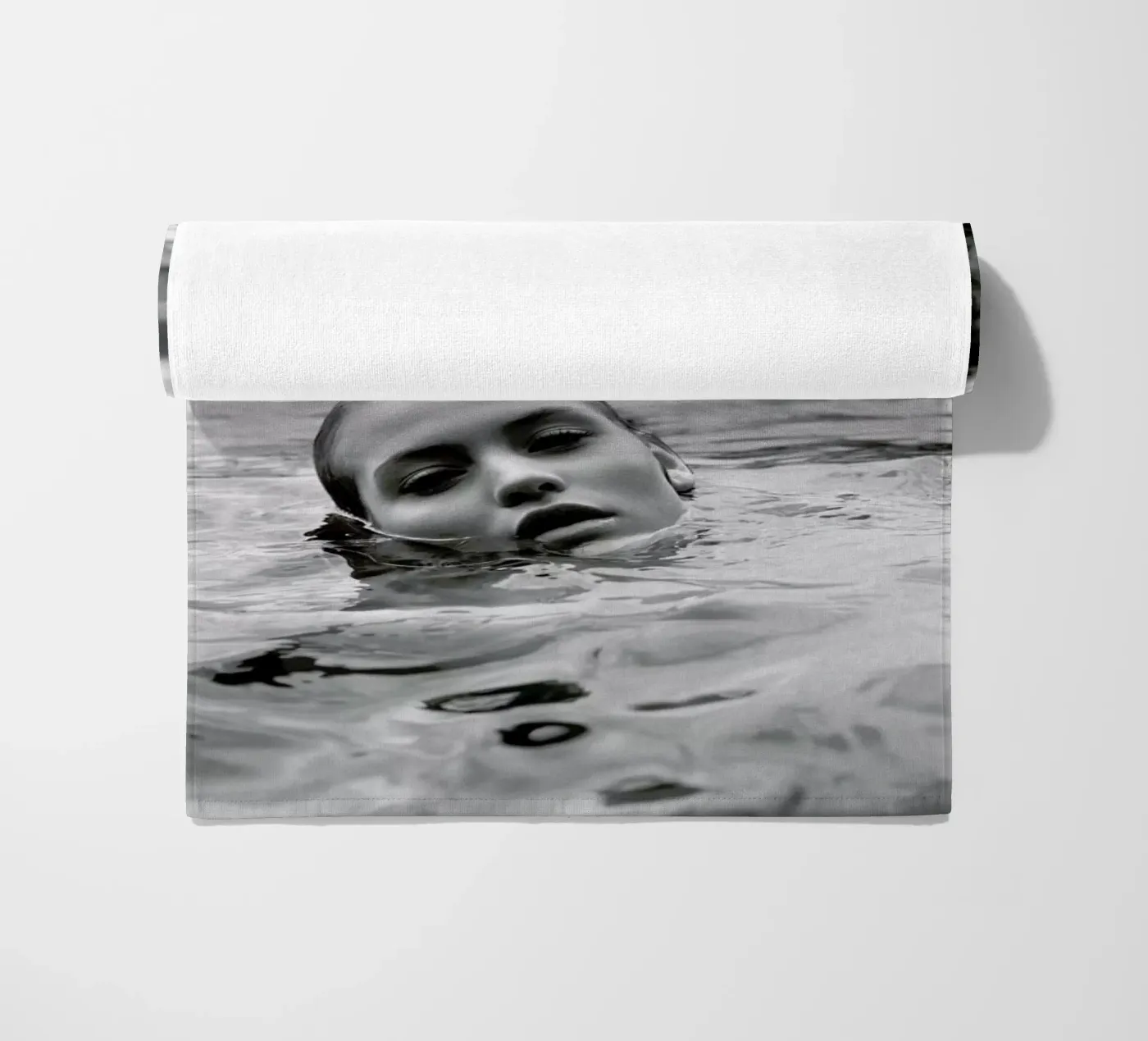 Drowning No.I telo mare da Laura Palm