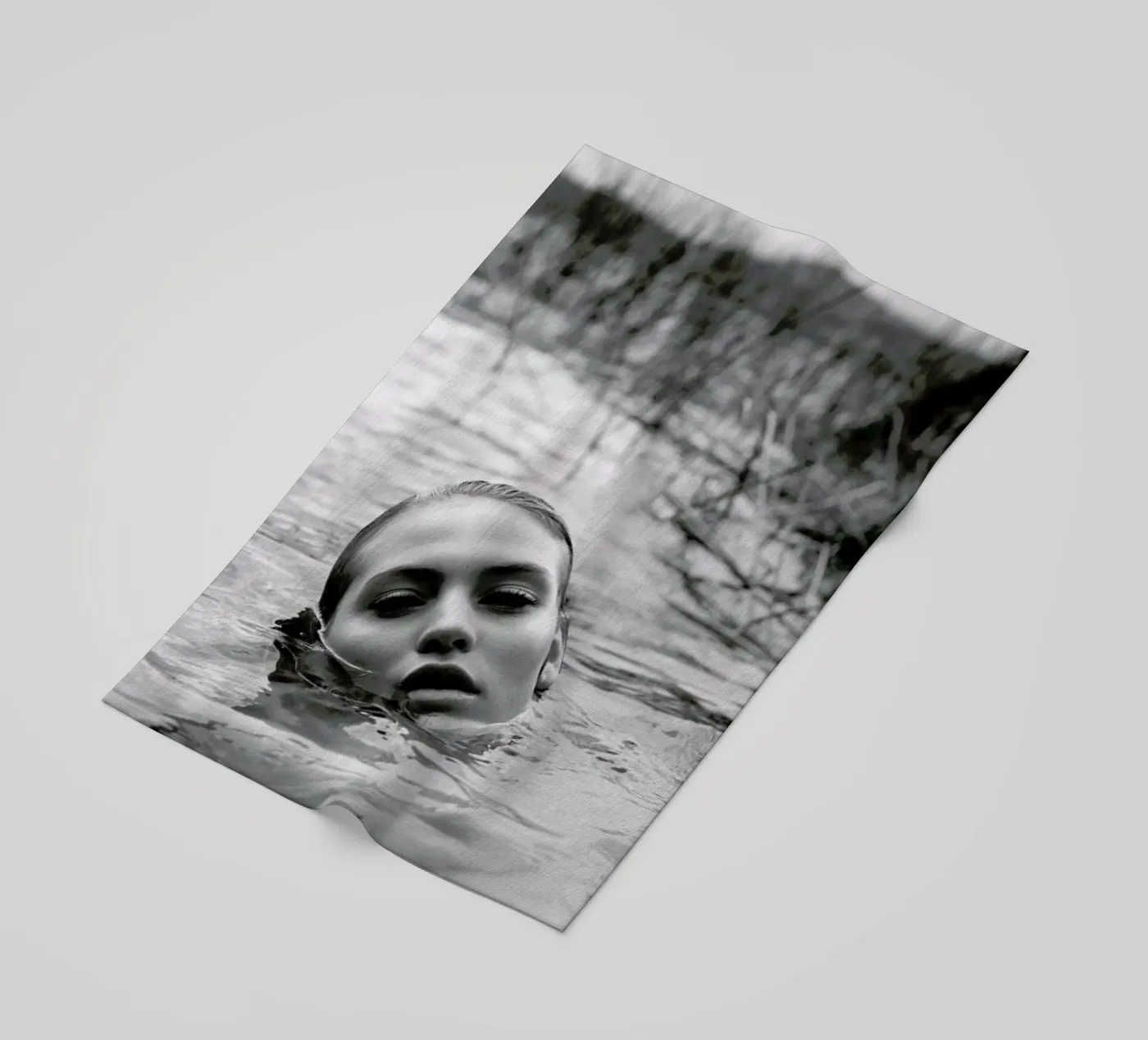 Drowning No.I telo mare da Laura Palm