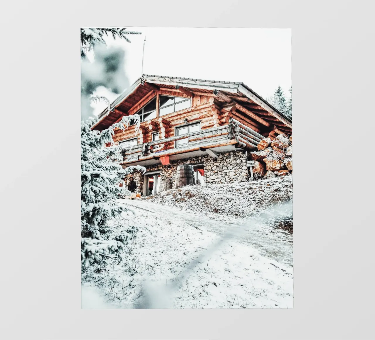 Refuge de montagne hivernal Idylle de la nature papier peint photo de Whole©