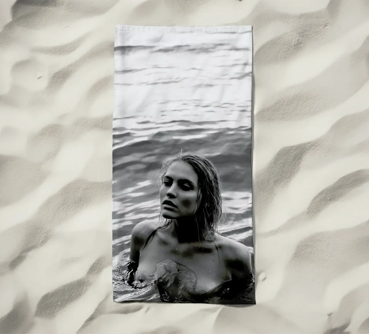 Drowning No.III telo mare da Laura Palm