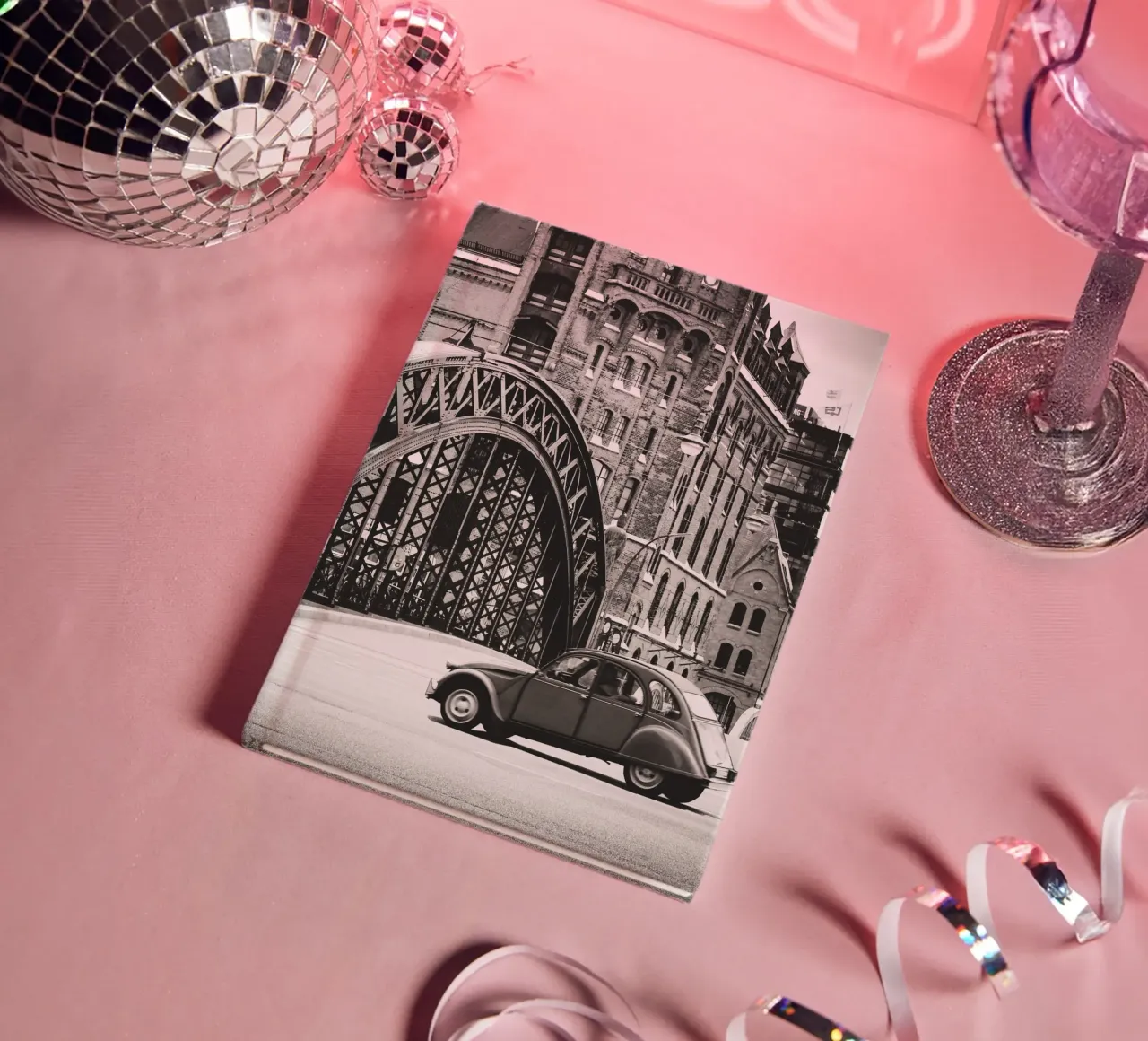 Les voitures anciennes dans la Speicherstadt : un Hambourg intemporel carnet de notes de Anja Hebrank Photography